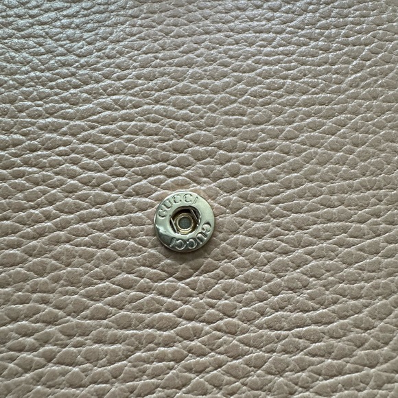 Brand New Gucci Calfskin Interlocking G Wallet On Chain in Beige Leather - Picture 7 of 10